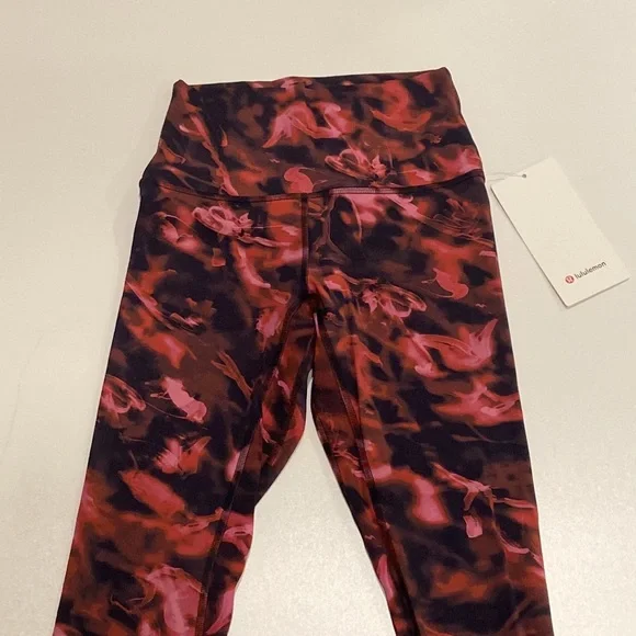 NWT Lululemon Align High-Rise Pant 28"
Intensity Pink Blossom Multi, SIZE 4 - Picture 1 of 4